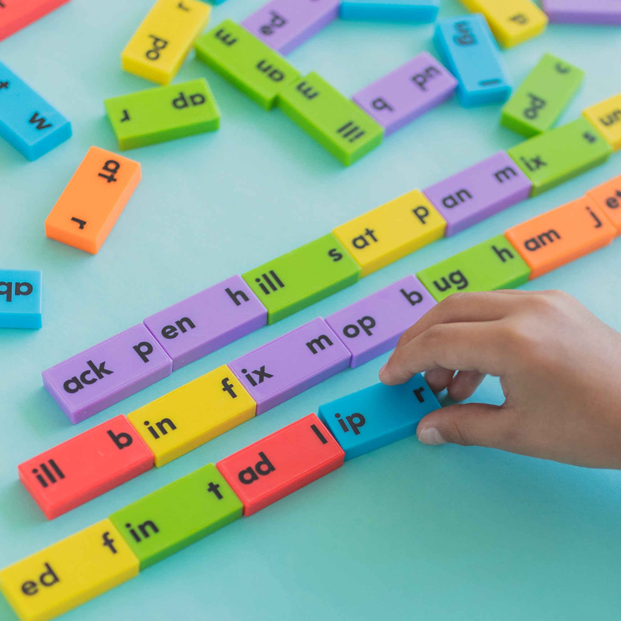 Phonics Dominoes: Short Vowels