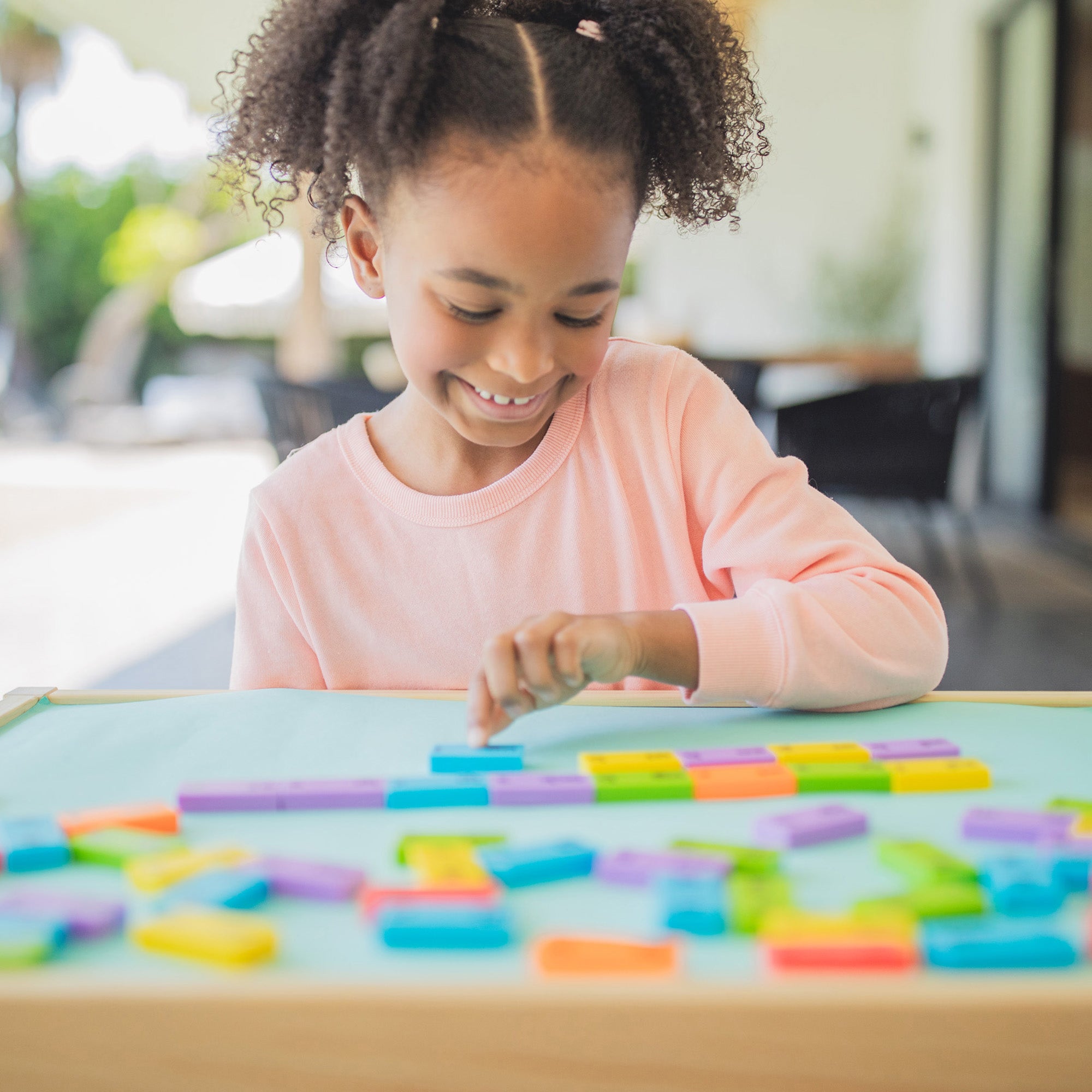 Phonics Dominoes: Short Vowels