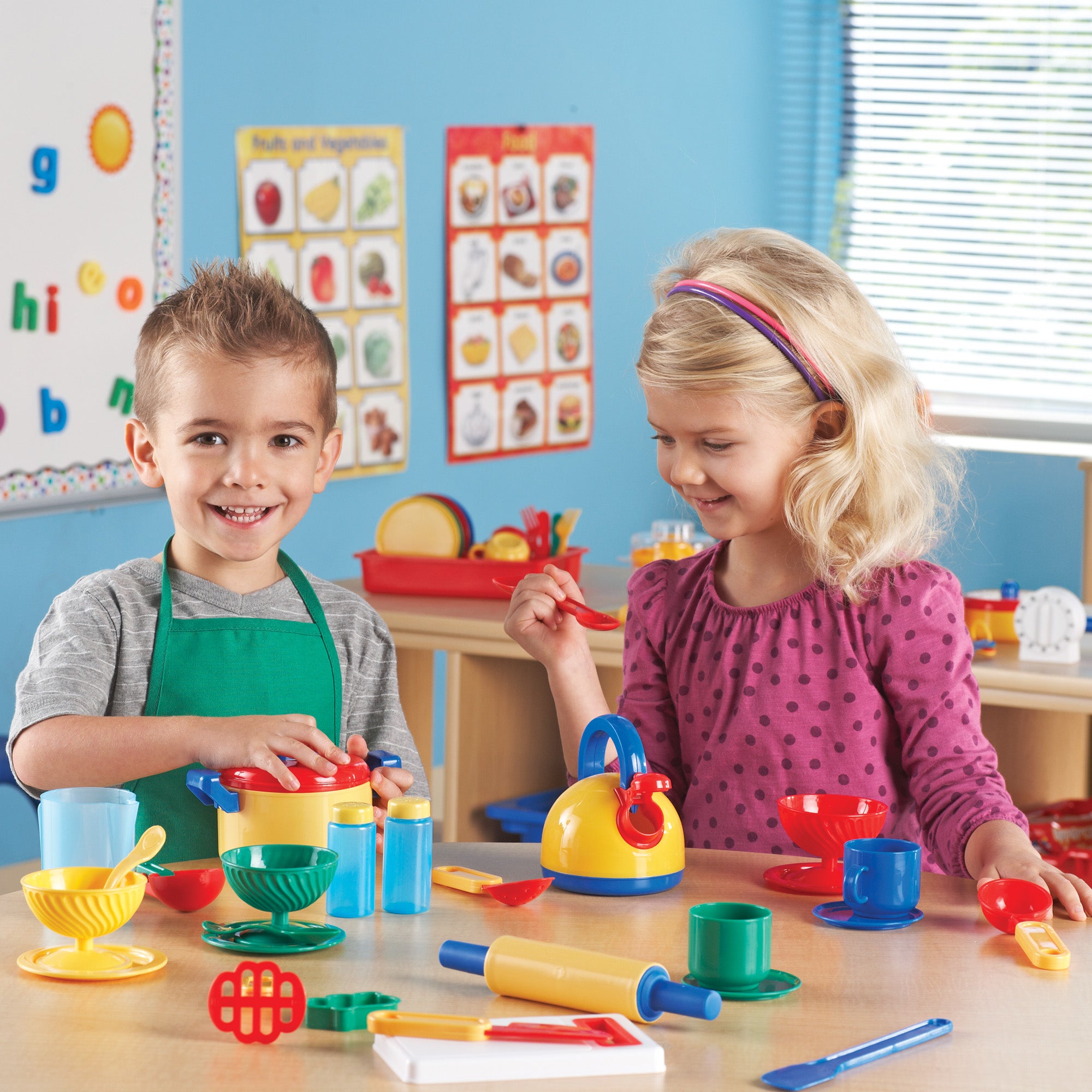 Pretend & Play® Kitchen Set